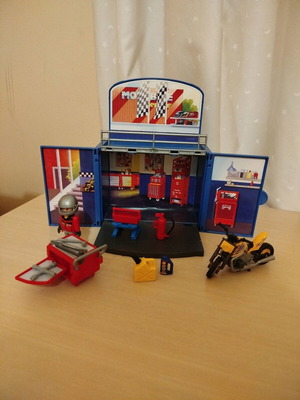 Playmobil Game Box 6157 used engine workshop