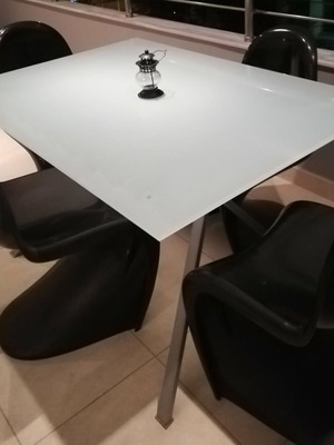 Dining chairs set of 4 like new, black, polypropylene frame