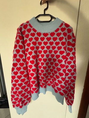 Milk white sweater like new with hearts, blue and pink