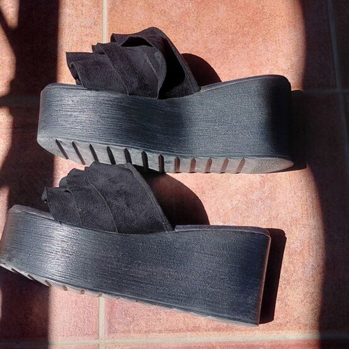 Black platform shoes used, size 37, suede imitation