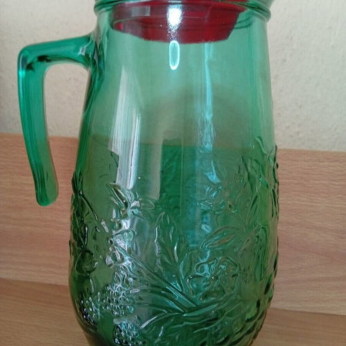 Large pitcher with lid like new