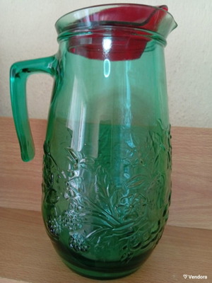 Large pitcher with lid like new