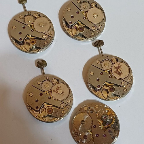 Mechanical wristwatch movements like new, set of 5