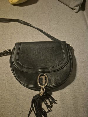 Τσάντα Trussardi Ellie χιαστί μεσαίου μεγέθους σαν καινούργια, μαύρη