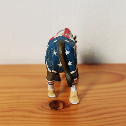 Cow Parade Small Figurine Bess Bovine Basketball US Flag 2000