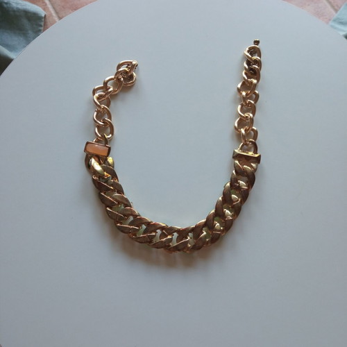 Necklace used, multicolored