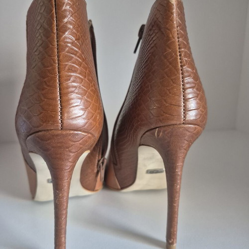 Buffalo ankle boots size 39 like new, brown leather, 10 cm heel