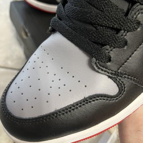 Jordan 1 Mid Bread Shadow sneakers new size 44.5 black red