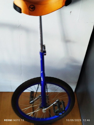 Lufthansa motoped blue with orange seat and stand, new