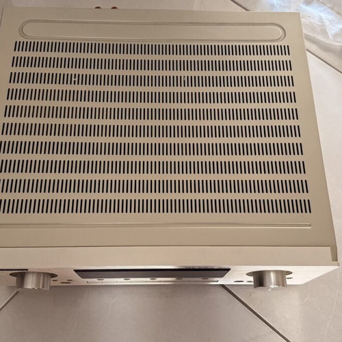 Marantz SR6300 amplifier