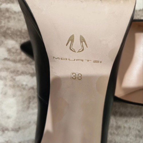 Mourtzi black leather pumps size 38