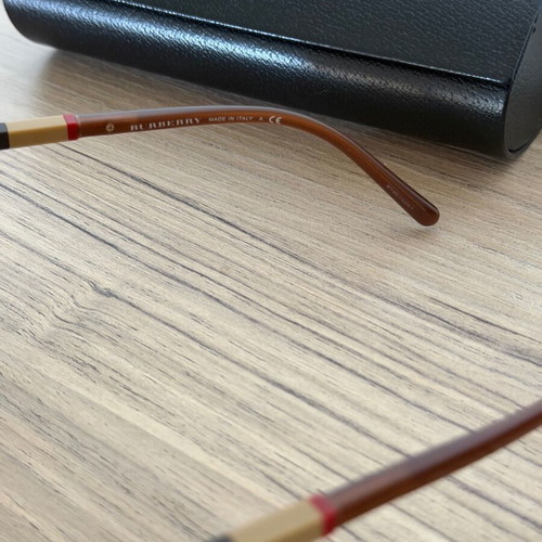 Burberry sunglasses new, brown