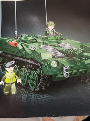 Sluban STRV 103 Swedish Tank 692 Pieces new, sealed