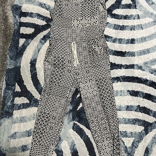H&M one-piece jumpsuit like new, black and white, 116 cm