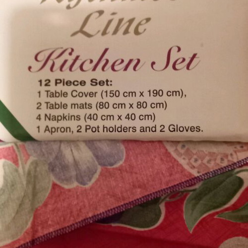 Kitchen set new, 12 pieces, red background with blue