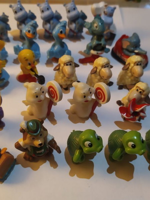 Kinder figures used