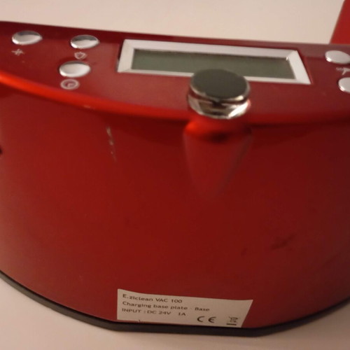 Robot Skoupa e.ziclean Vacuum 100 used, battery needs replacement