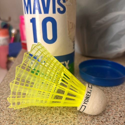 2 Yonex badminton feathers