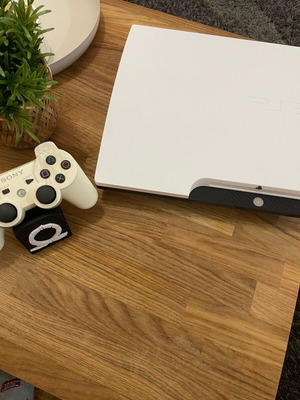 PlayStation 3 Slim White σαν καινούργιο με custom firmware και αξεσουάρ