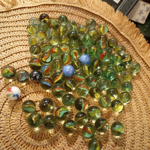 Glass marbles collection like new, set of 90 pieces
