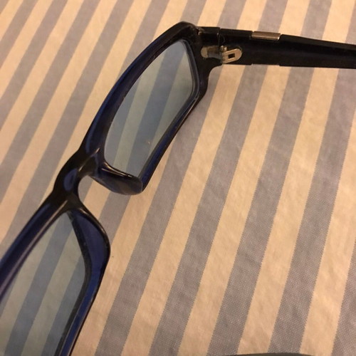 Glasses frame used with myopia lenses, blue and silver