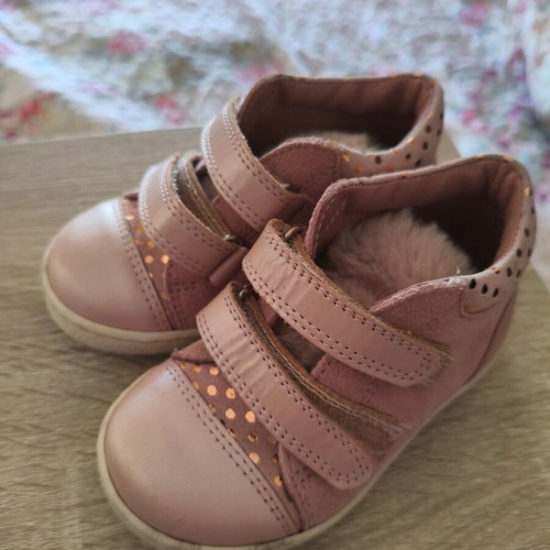 Children's shoes like new, worn once