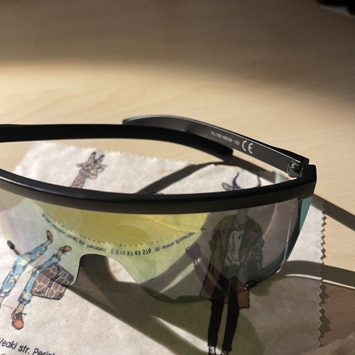 Estilo large mirror sunglasses used, yellow-chameleon athlesure style