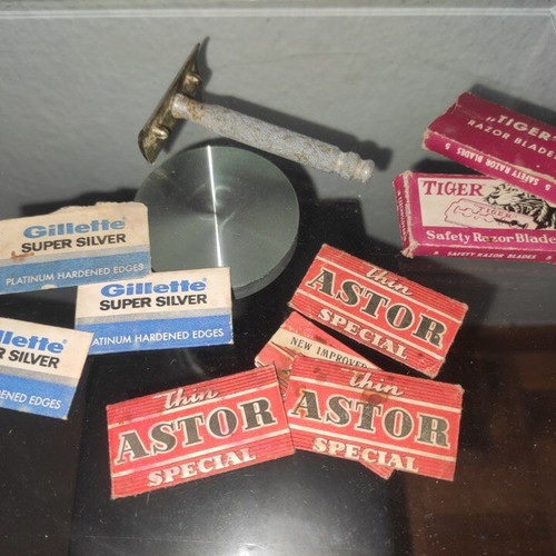 Vintage razor and blades pack refurbished