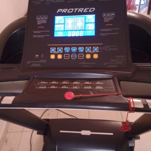 ProTred MR-900 Electric Folding Treadmill like new, 3hp, 130kg max