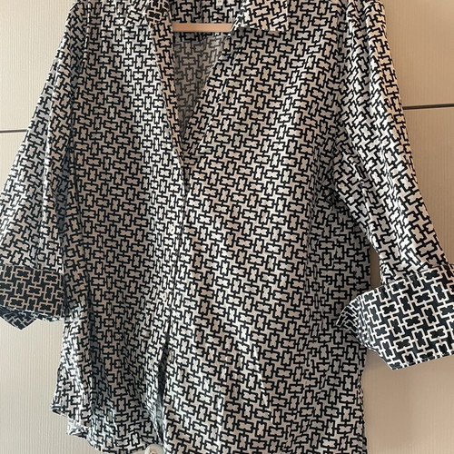 Shirt like new, white, sizes L to XXL