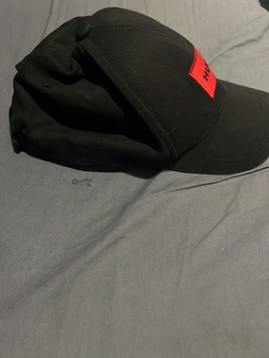 Hugo Boss cap original new, size M, black and red
