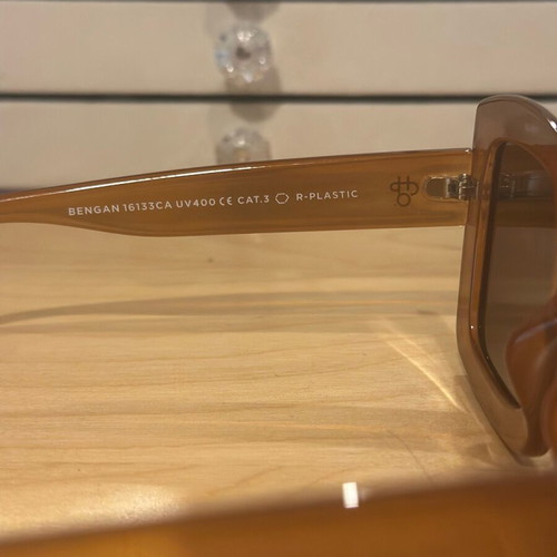Chpo sunglasses brown like new, all time classic