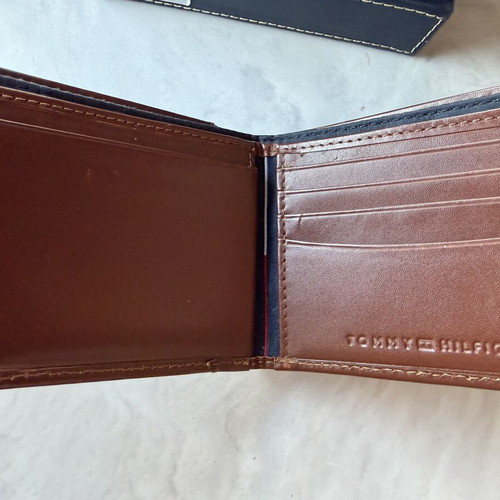 Tommy Hilfiger men's leather wallet, brown