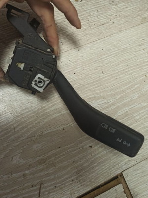 Volkswagen Touran I and VW Golf 5 Turn Signal Lever used 1K0953513