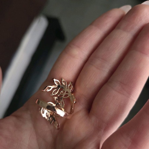 Rose Gold ring like new