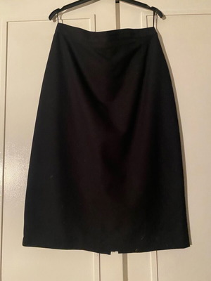 Μαύρη φούστα μεταχειρισμένη μέγεθος 54