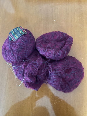 Royal knitting wool like new with circular needles