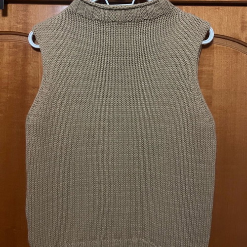 Knitted vest new, size L, beige