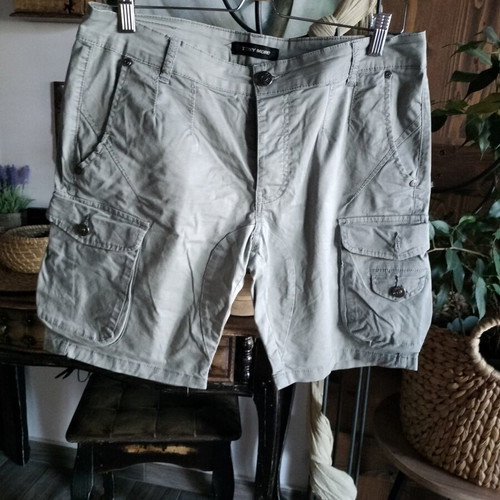 Shorts with beautiful details, beige