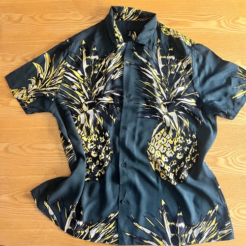 H&M dark green pineapple shirt XXL like new
