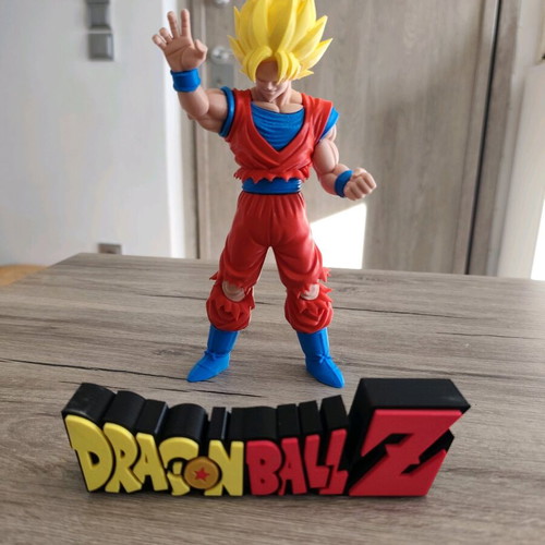 Collectible Goku Super Saiyan 3D Print Figure with Custom Base new