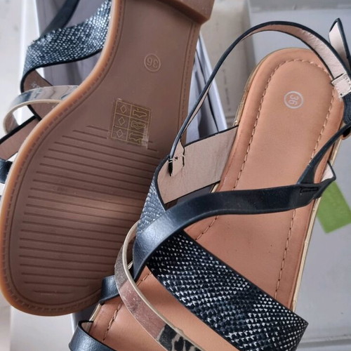 Flat sandals new, size 36, black and gold