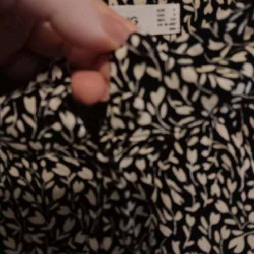 Mango shirt like new, black and white, size S