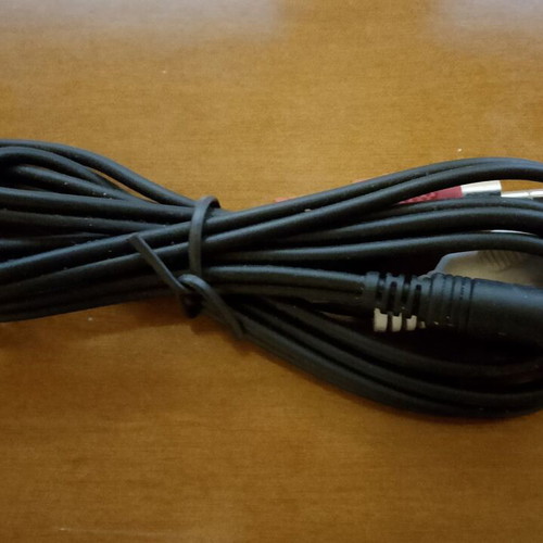 RCA to mini-jack cable used for connecting computer or mobile to amplifier