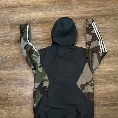 Adidas Originals Camo Windbreaker Jacket size S like new