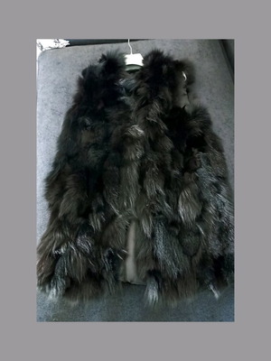 Natural fur medium black like new, sleeveless