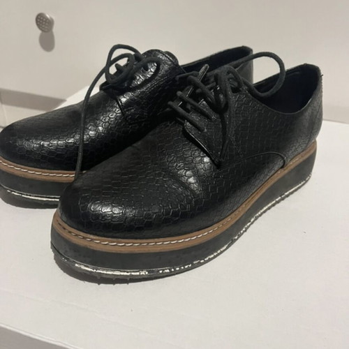 Oxford shoes Exe black croco pattern like new size 39