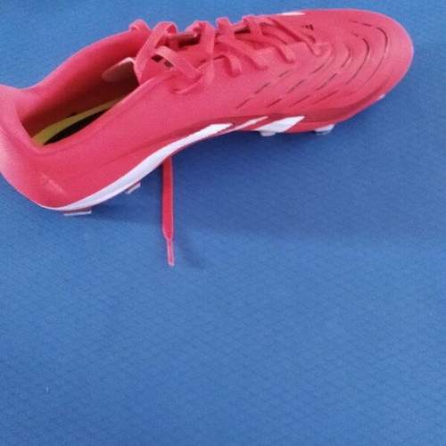 Adidas Predator football shoes like new, red