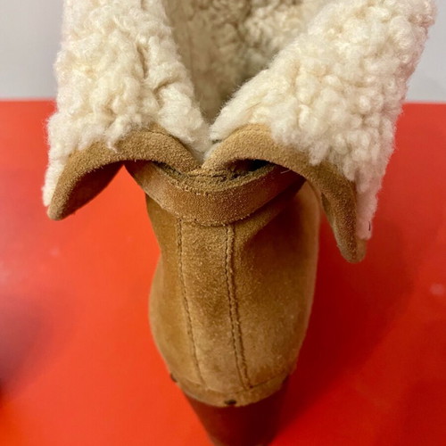 Ugg authentic boots used, size 38, tan with ecru fur