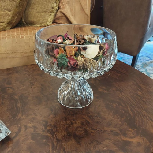 Crystal fondue bowl used with engravings